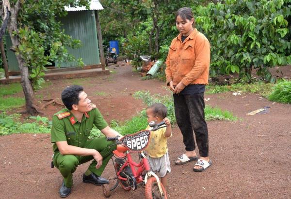 Gần dân, sát dân và hiểu dân hơn