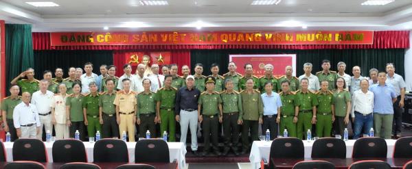 Kỷ niệm 80 năm Ngày truyền thống lực lượng CAND và trao Huy hiệu Cựu CAND