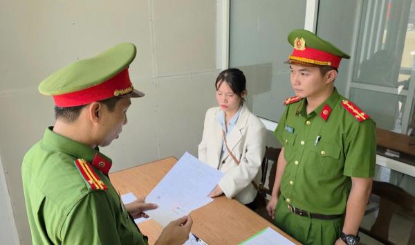 Phù phép giấy tờ giả, chiếm đoạt tiền tỷ