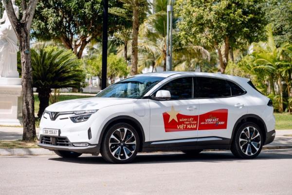 Khách hàng Việt sốt rần rần vì VinFast VF 8: Vừa mạnh vừa hời, ăn đứt xe xăng cùng tầm giá