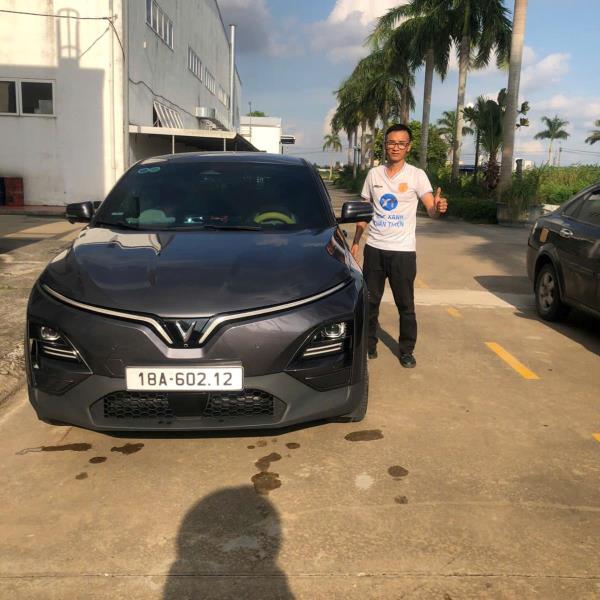 Khách Việt kể chuyện đổi xe xăng sang VinFast VF 6 vì cảm giác lái gây nghiện, chi phí rẻ giật mình