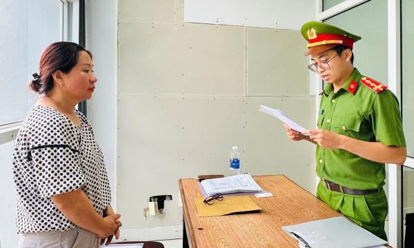 Tạm giam Đặng Thị Hoài cho vay lãi nặng, khách vay lại là kẻ lừa đảo