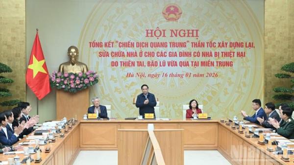 Thắp sáng ngọn lửa niềm tin, tiếp thêm sức mạnh đối với những gia đình vừa đi qua cơn lũ dữ