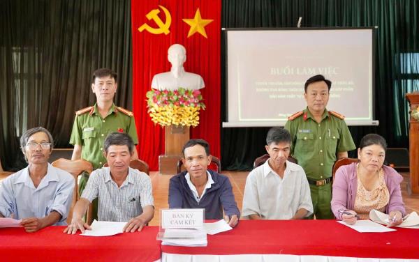 Đánh số từng vật nuôi, ngăn chặn tình trạng trâu, bò thả rông