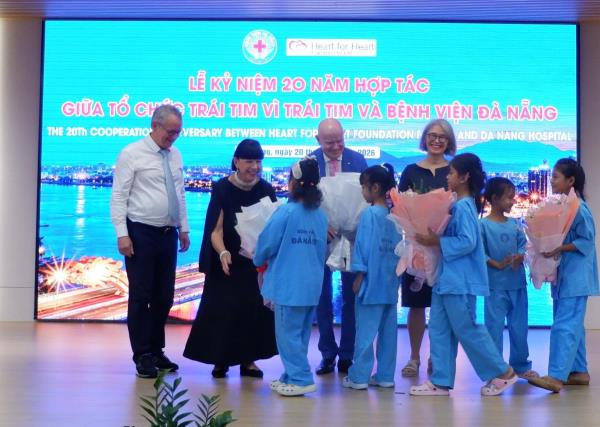 20 năm Bệnh viện Đà Nẵng - Trái tim vì Trái tim: Hơn 500.000 trẻ em được tầm soát tim bẩm sinh