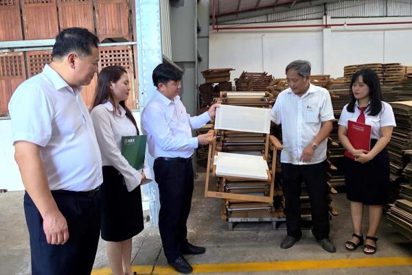 Agribank, ABIC đồng hành cùng khách hàng vượt khó