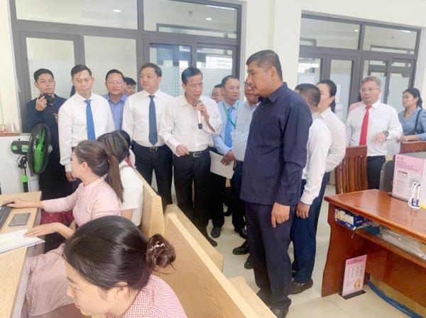 Chia sẻ kinh nghiệm mô hình chính quyền địa phương hai cấp phường Sơn Trà với Đoàn lãnh đạo trẻ Campuchia