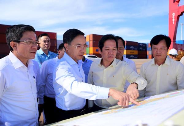 Từ luồng gió mát chính sách đến những quả đấm thép kinh tế tư nhân