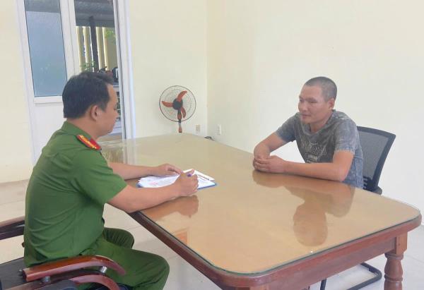 Vận động đối tượng truy nã nguy hiểm về hành vi cố ý gây thương tích và chống người thi hành công vụ ra đầu thú
