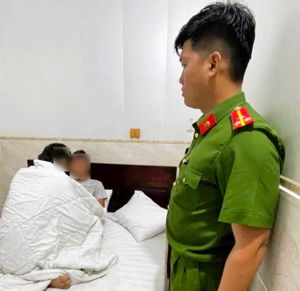 Dùng kỷ niệm xưa để cưỡng dâm người yêu cũ