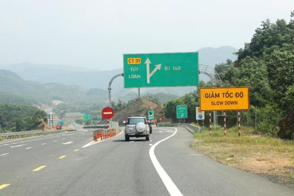 Phương tiện nào được lưu thông trên cao tốc La Sơn - Hòa Liên dịp Tết?