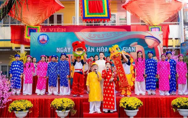 Gìn giữ và lan tỏa giá trị Tết Việt từ những hoạt động văn hóa học đường