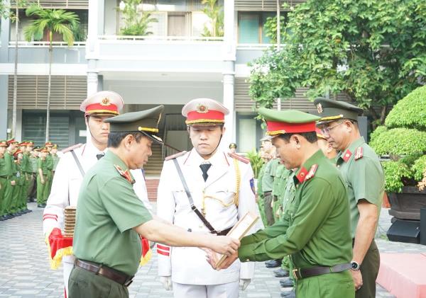 Tuyên dương các tập thể, cá nhân Công an TP Đà Nẵng có thành tích xuất sắc trong công tác, chiến đấu