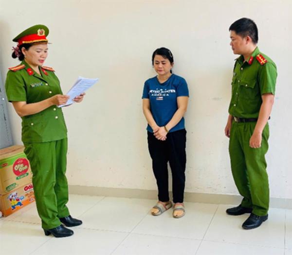 Khởi tố, bắt tạm giam 2 nữ quái lừa đảo