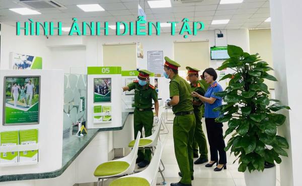 Công an phường diễn tập xử lý tình huống cướp ngân hàng