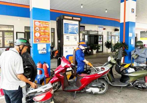 Petrolimex Đà Nẵng bắt đầu bán xăng sinh học E10 ra thị trường