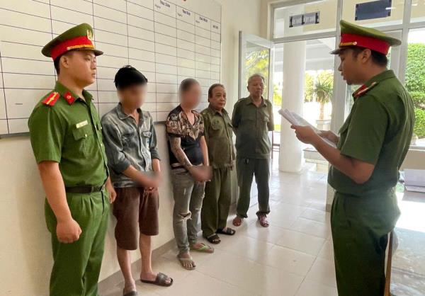 Vừa bán ma túy đã bị bắt