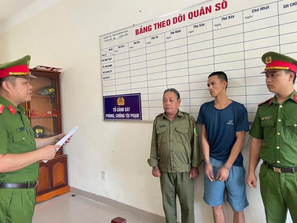 Vừa ra tù, lại xộ khám