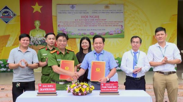 Ký kết quy chế phối hợp Vì mái trường bình yên