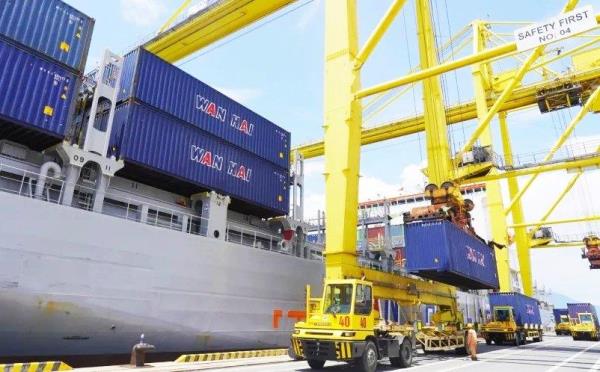 Cảng Đà Nẵng phát động đợt thi đua đặc biệt phấn đấu thực hiện thắng lợi mục tiêu tăng trưởng hai con số năm 2026