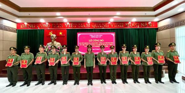 Phòng Hậu cần Công an TP Đà Nẵng công bố quyết định điều động, chuyển loại cán bộ