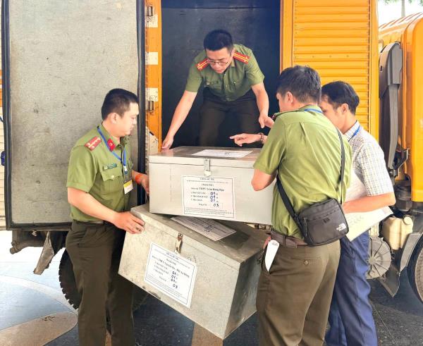 Vận chuyển, bàn giao, bảo quản đề thi tại 117 điểm thi tuyệt đối an toàn
