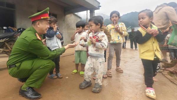 Ba Nhất- Vững chắc Thế trận lòng dân (Bài 1: Gần dân nhất bồi đắp lòng dân)