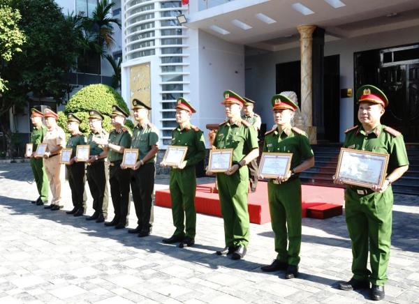Tuyên dương các tập thể, cá nhân thuộc Công an thành phố Đà Nẵng có thành tích xuất sắc trong công tác, chiến đấu