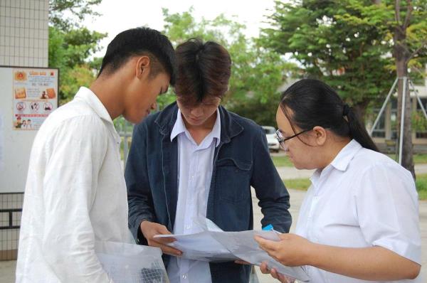 Đề thi môn Ngữ Văn  Toán có tính phân hóa rõ nét