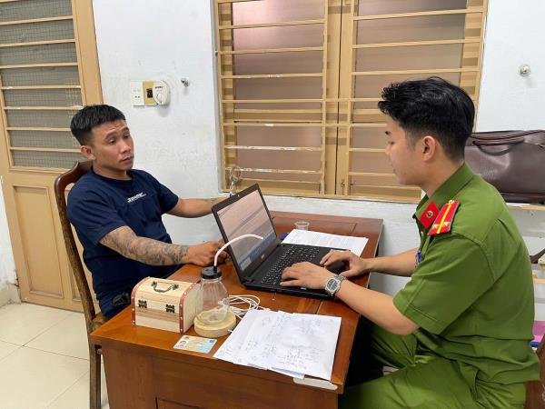 Phát hiện ma túy cùng nhiều dụng cụ sử dụng ma túy trong nhà dân