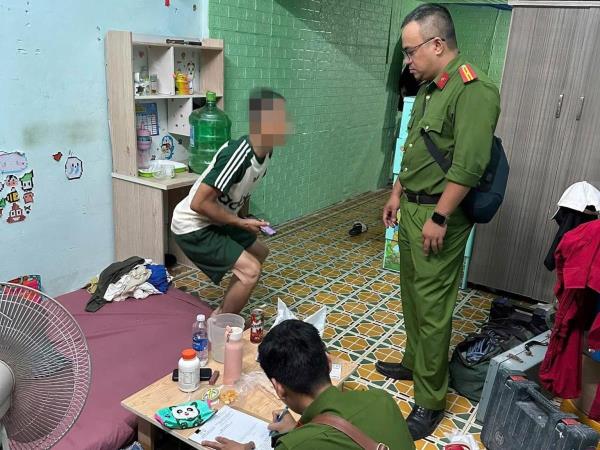 Kiểm tra ma túy đột xuất 200 trường hợp tại chung cư lúc rạng sáng