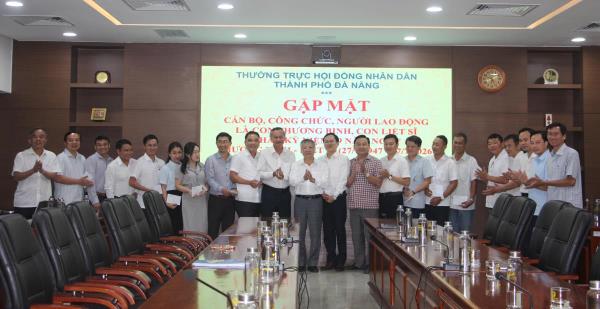 Thường trực HĐND TP Đà Nẵng gặp mặt con thương binh, liệt sĩ đang công tác tại cơ quan