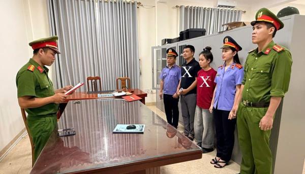 Khởi tố cả ổ nghiện