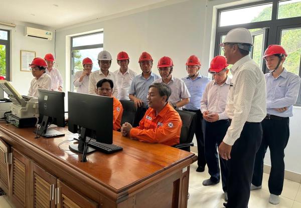 Kiểm tra thực địa tại Nhà máy Thủy điện A Vương