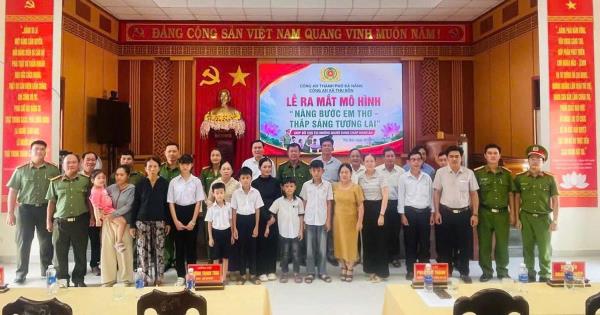 Nâng bước em thơ - Thắp sáng tương lai