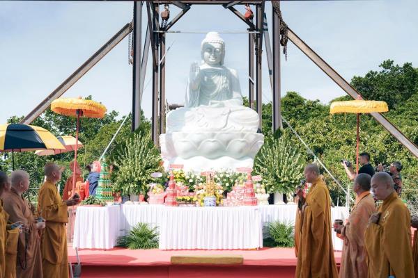 Nghinh thỉnh Phật đài Nam Ô với tượng Đức Phật Thích Ca Mâu Ni