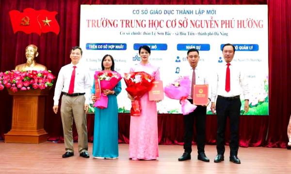 Hai xã Hòa Tiến, Đại Lộc thành lập, bổ nhiệm đội ngũ quản lý các trường mới