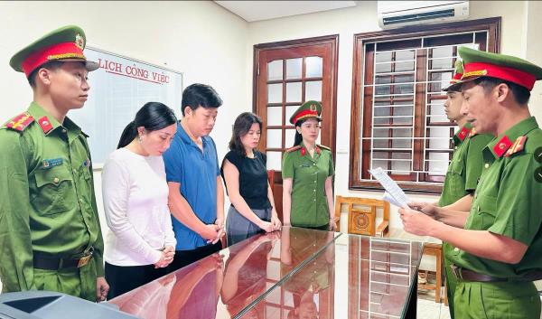 Khởi tố nhóm lang băm bán thuốc Đông y gia truyền giả có chứa chất cấm