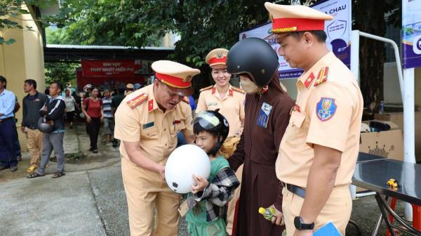Sắc nắng trên từng cây số