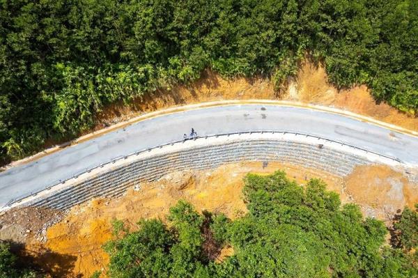 Đà Nẵng nghiệm thu, đưa vào sử dụng một số công trình hư hỏng do mưa bão trên tuyến đường nối các xã vùng cao