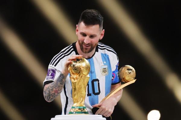 Quả bóng vàng 2026: Messi có tên, Ronaldo tiếp tục vắng bóng