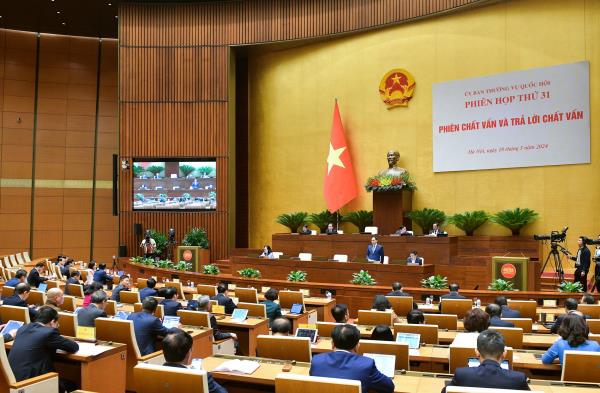 Nóng chuyện du học sinh không về nước, lừa đảo việc nhẹ lương cao