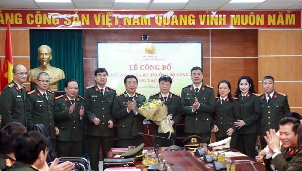 Công bố Quyết định về công tác cán bộ tại Cục Truyền thông CAND và Cục Khoa học, Chiến lược và Lịch sử Công an