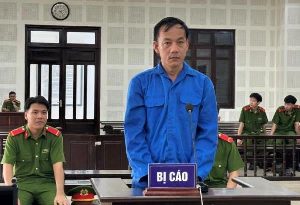 Giở chiêu lừa tiền để nướng vào cờ bạc