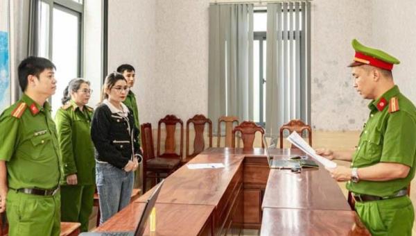 Nhập vai thẩm phán tòa cấp cao, để lừa chạy án