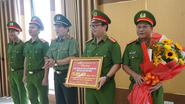Khen thưởng nhiều đơn vị của Công an TP Đà Nẵng trong đợt cao điểm tấn công, trấn áp tội phạm