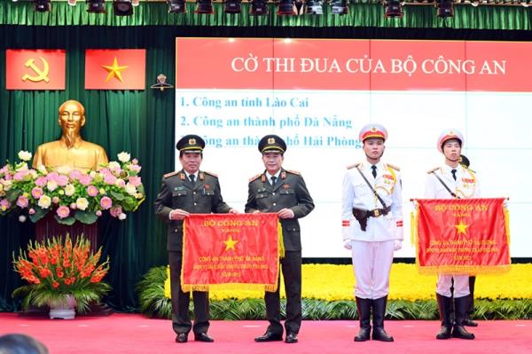 Khi thuận lợi cũng như lúc khó khăn, lực lượng Công an luôn vì nhân dân