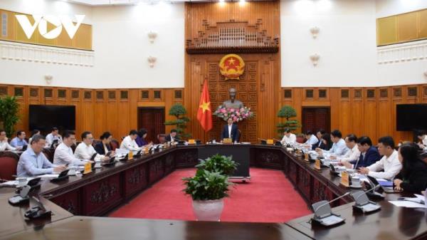 Thủ tướng chủ trì họp bàn giải pháp giảm lãi suất cho vay, thị trường trái phiếu