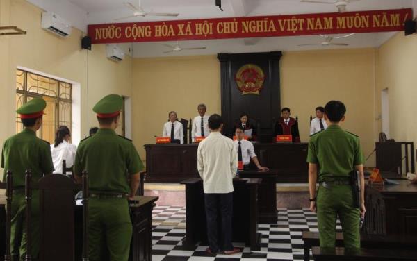 Sàm sỡ con gái nhân tình, gã đàn ông lãnh án 13 năm tù