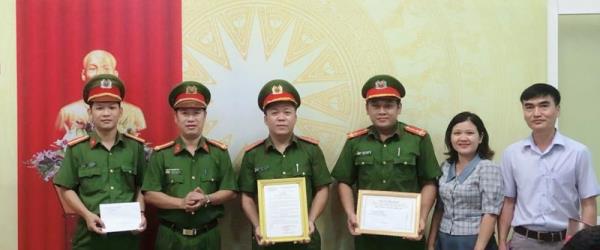 Khen thưởng thành tích khám phá vụ trộm cắp tài sản sân golf